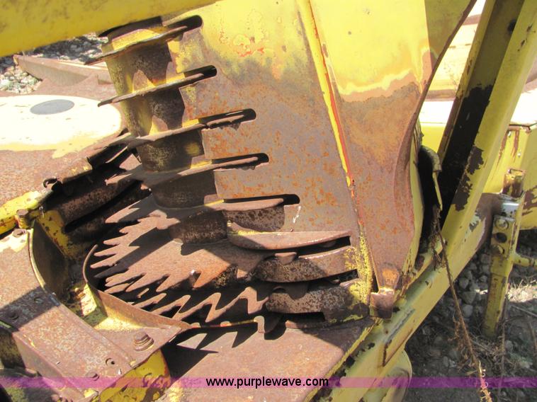 image for item 3213 1990 Kemper 4500 rotary forage head