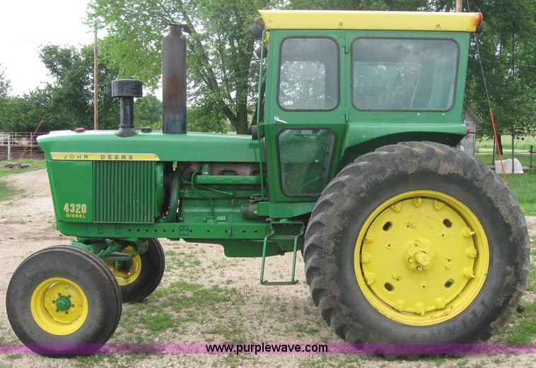 image for item 3990 1971 John Deere 4320 tractor