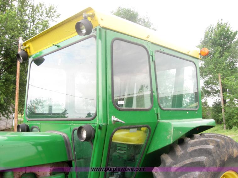 image for item 3990 1971 John Deere 4320 tractor