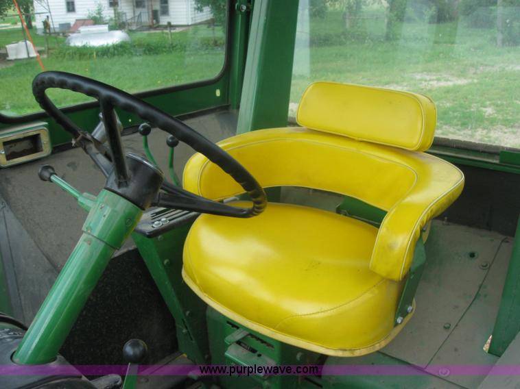 image for item 3990 1971 John Deere 4320 tractor
