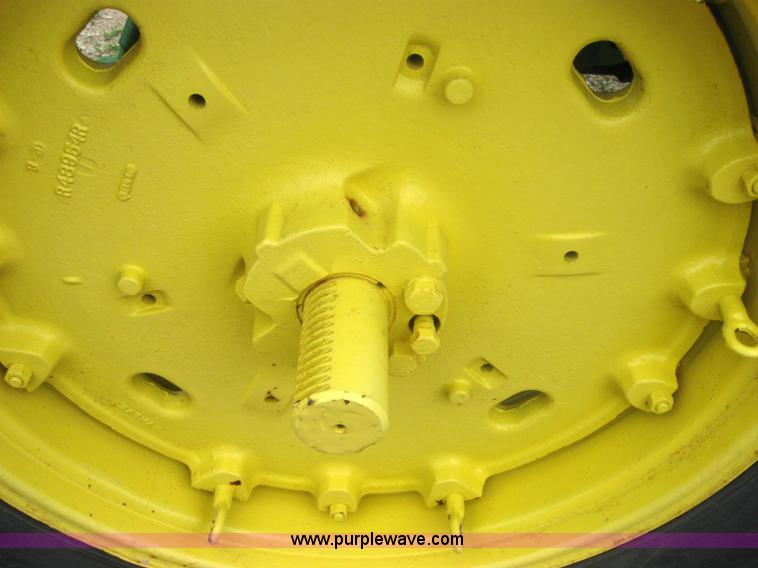 image for item 3990 1971 John Deere 4320 tractor