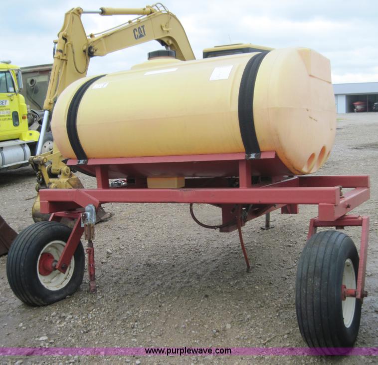 image for item 4004 500 gallon pull between tank with hydraulic pump