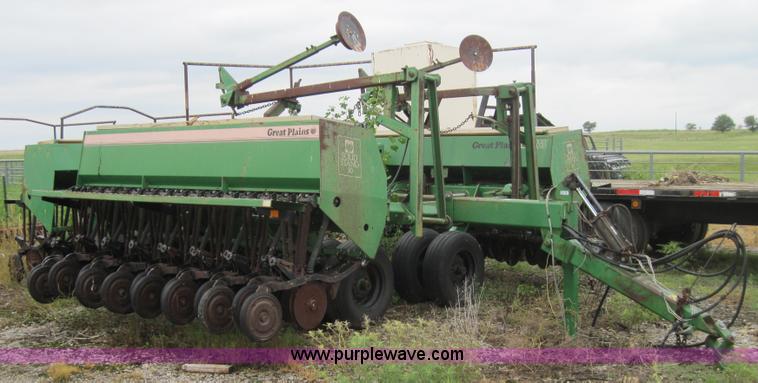 image for item 4014 Great Plains 30' folding drill