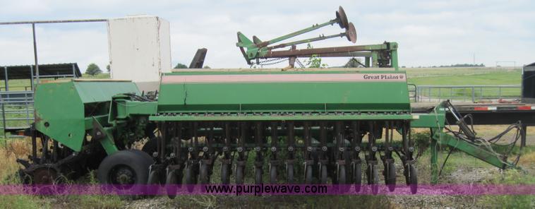 image for item 4014 Great Plains 30' folding drill