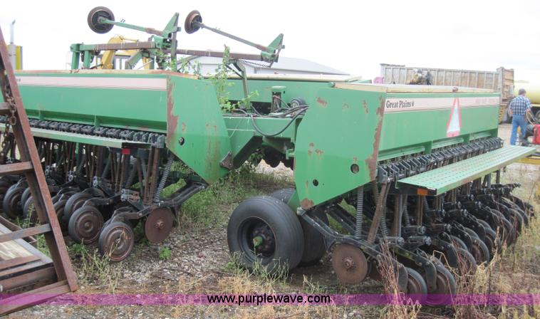 image for item 4014 Great Plains 30' folding drill