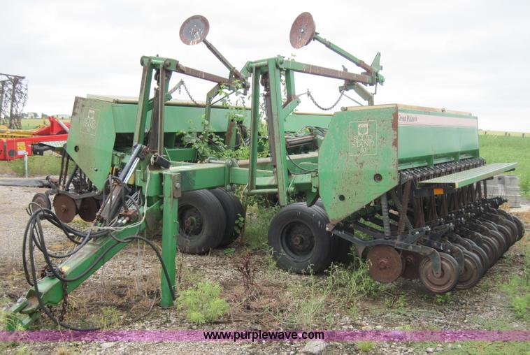 image for item 4014 Great Plains 30' folding drill