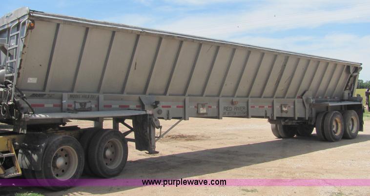 image for item 4618 2000 Red River Valley HULV237 live bottom trailer
