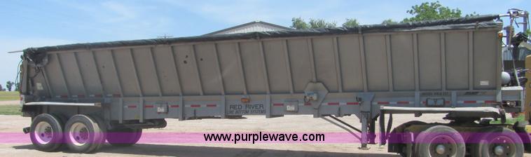 image for item 4618 2000 Red River Valley HULV237 live bottom trailer