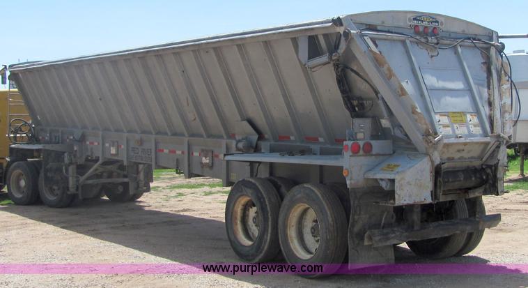 image for item 4618 2000 Red River Valley HULV237 live bottom trailer