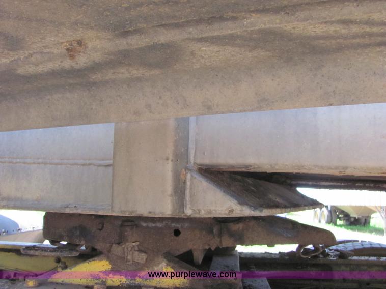 image for item 4618 2000 Red River Valley HULV237 live bottom trailer