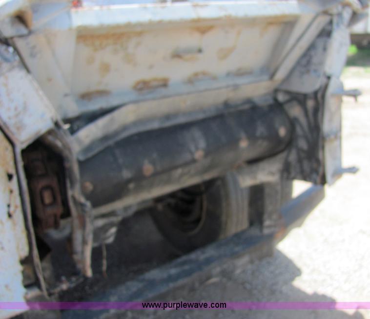 image for item 4618 2000 Red River Valley HULV237 live bottom trailer