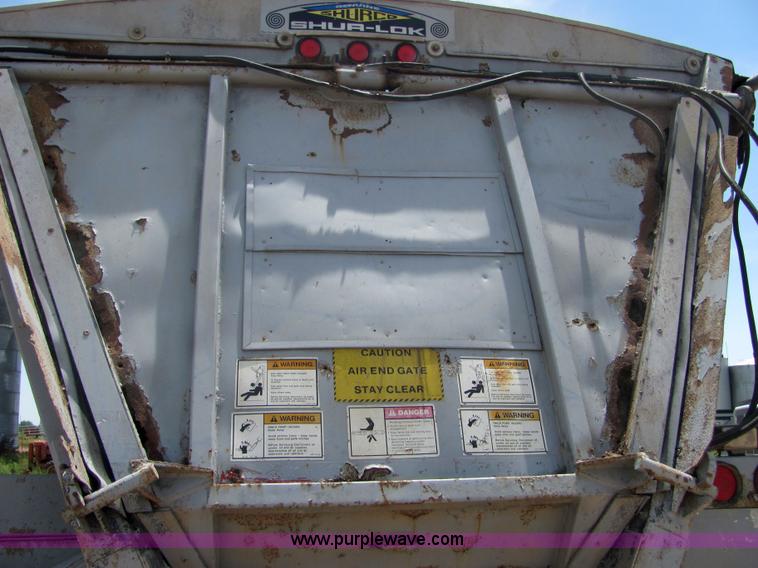 image for item 4618 2000 Red River Valley HULV237 live bottom trailer