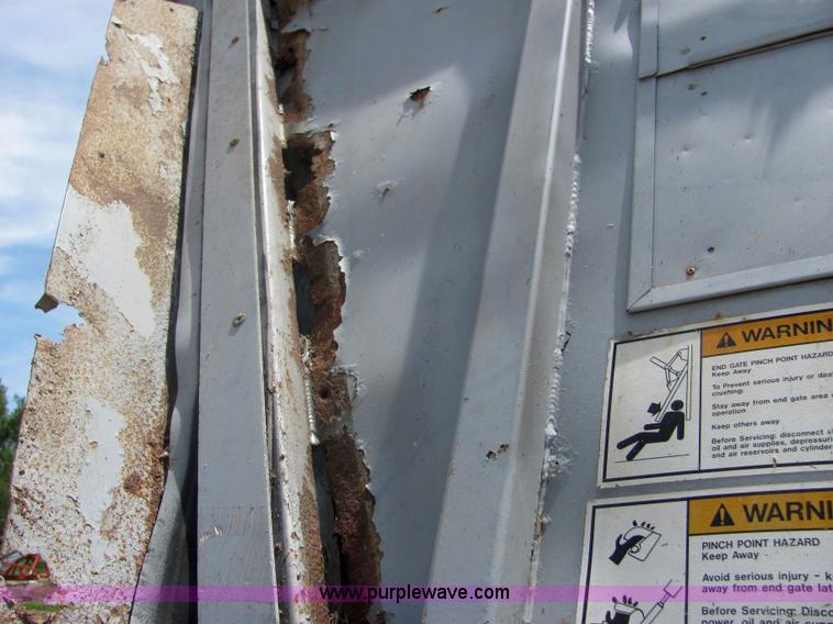 image for item 4618 2000 Red River Valley HULV237 live bottom trailer