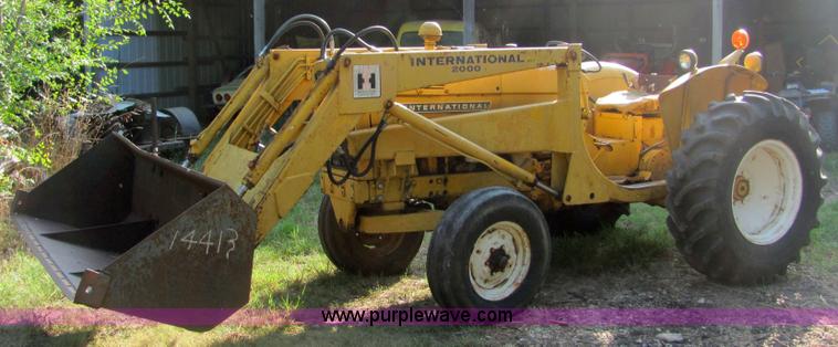 image for item 4806 International 2544 tractor with loader