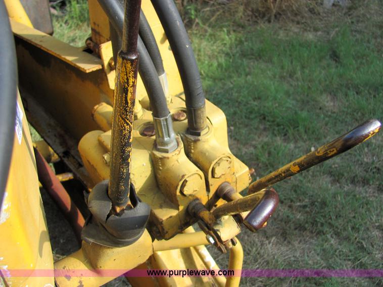 image for item 4806 International 2544 tractor with loader