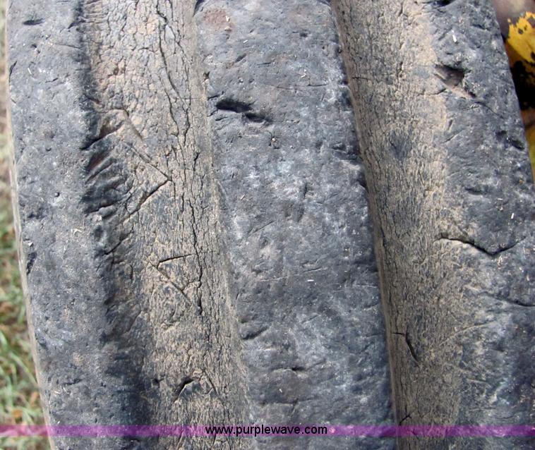 image for item 4806 International 2544 tractor with loader