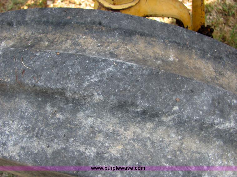 image for item 4806 International 2544 tractor with loader