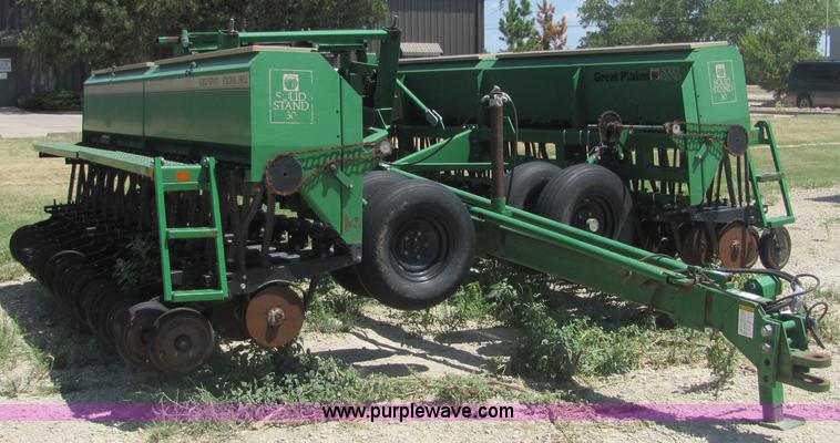 image for item 4827 1995 Great Plains GP2SF30 two section folding drill