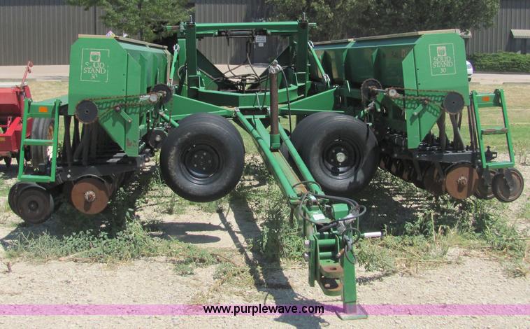 image for item 4827 1995 Great Plains GP2SF30 two section folding drill