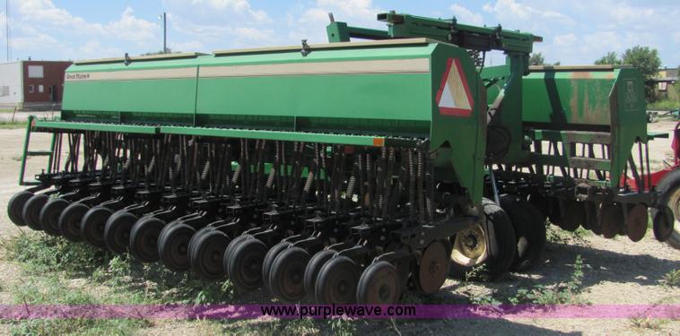 image for item 4827 1995 Great Plains GP2SF30 two section folding drill