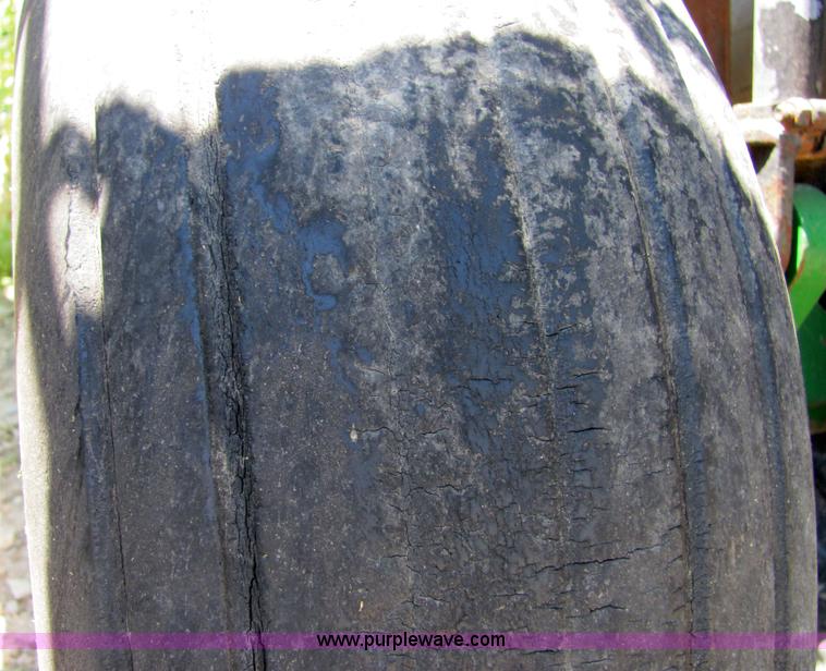 image for item 4827 1995 Great Plains GP2SF30 two section folding drill