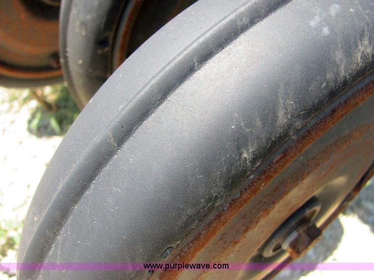 image for item 4827 1995 Great Plains GP2SF30 two section folding drill