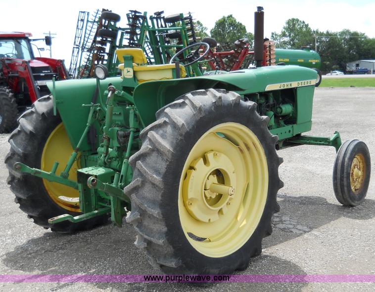 image for item 5000 John Deere 2010 tractor