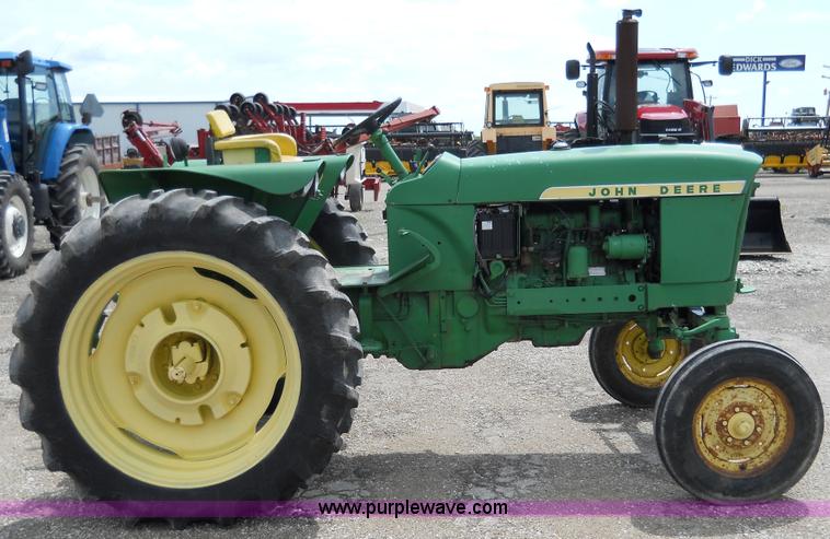 image for item 5000 John Deere 2010 tractor