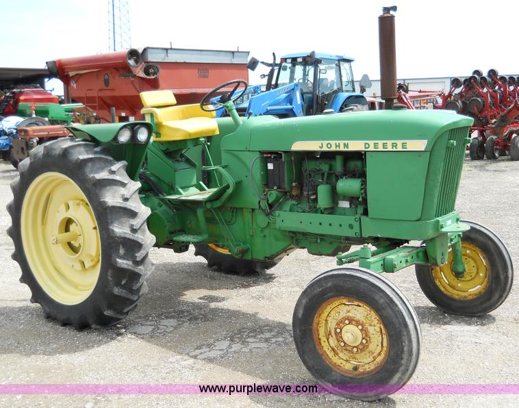 image for item 5000 John Deere 2010 tractor