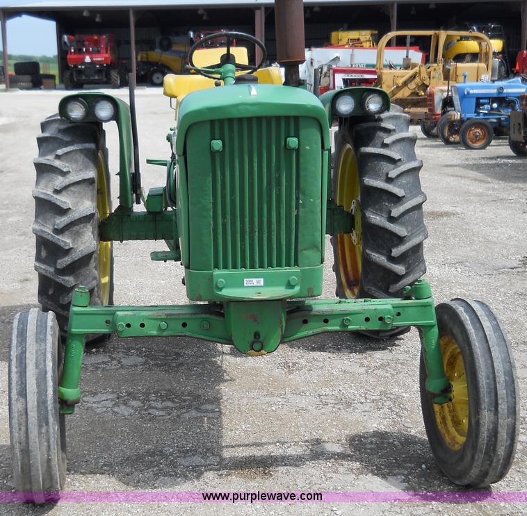 image for item 5000 John Deere 2010 tractor