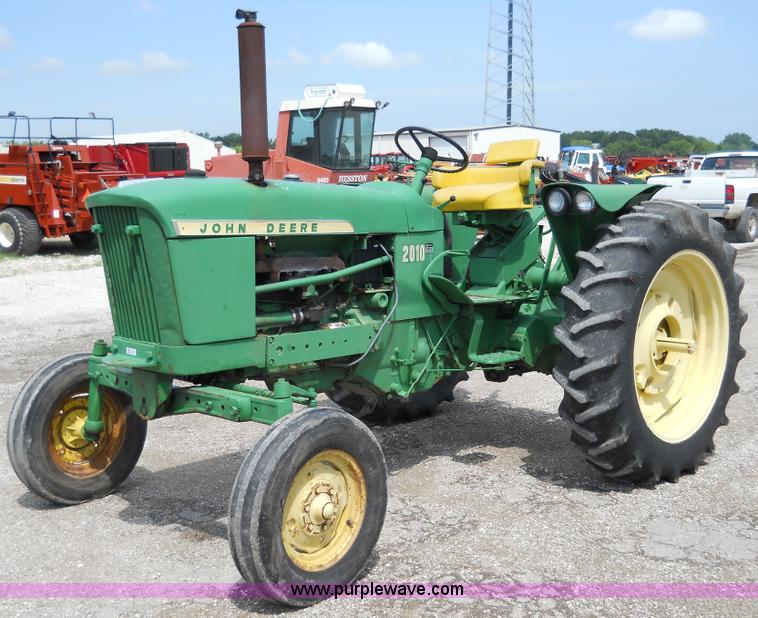 image for item 5000 John Deere 2010 tractor