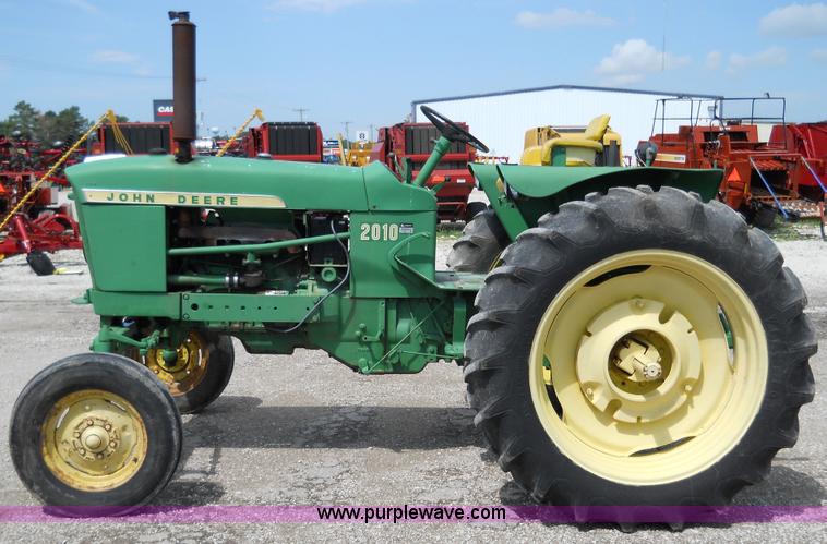 image for item 5000 John Deere 2010 tractor