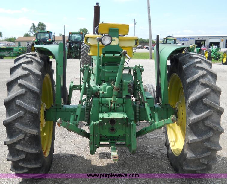 image for item 5000 John Deere 2010 tractor