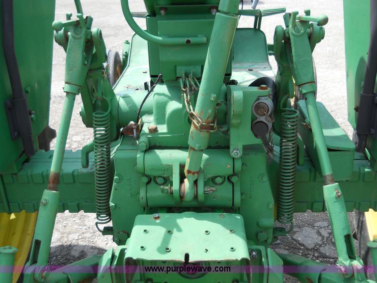 image for item 5000 John Deere 2010 tractor