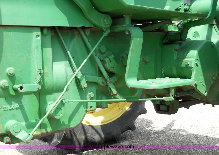 image for item 5000 John Deere 2010 tractor