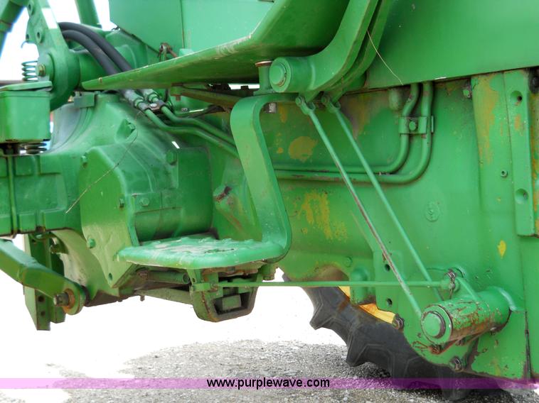 image for item 5000 John Deere 2010 tractor