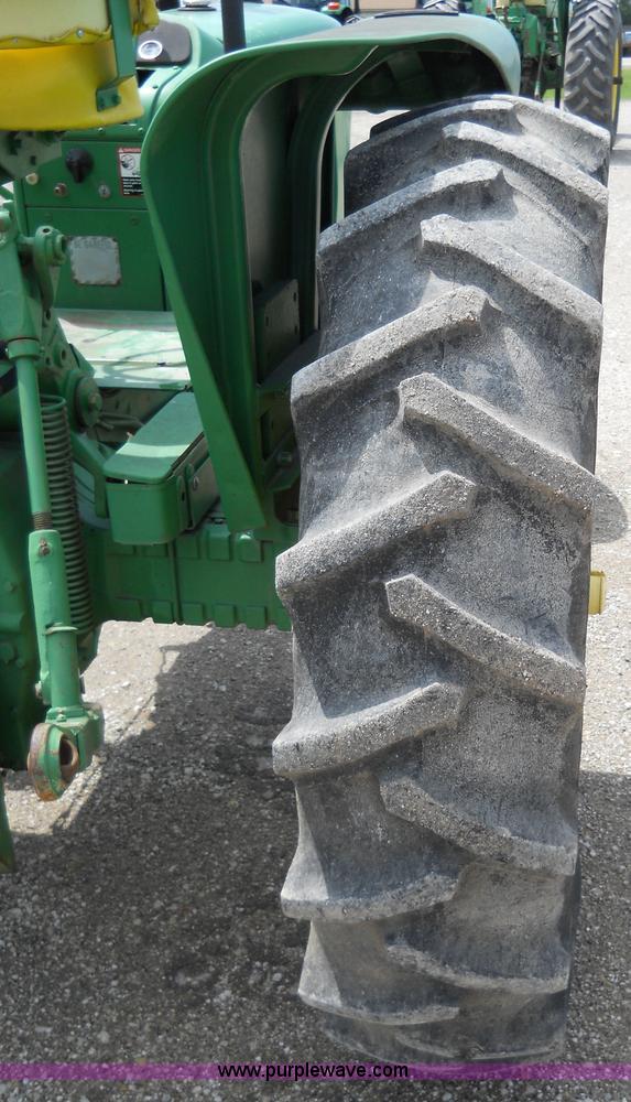 image for item 5000 John Deere 2010 tractor