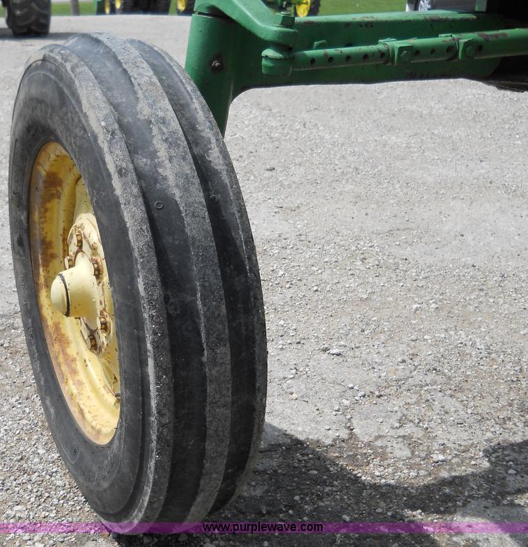 image for item 5000 John Deere 2010 tractor