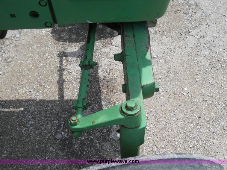 image for item 5000 John Deere 2010 tractor