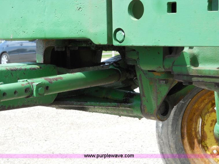 image for item 5000 John Deere 2010 tractor