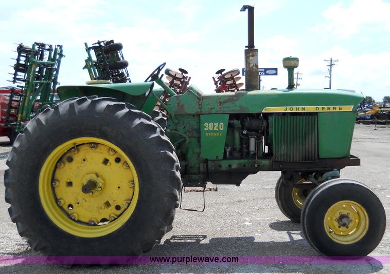 image for item 5001 John Deere 3020 tractor