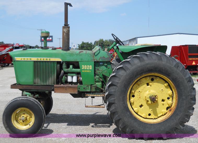 image for item 5001 John Deere 3020 tractor