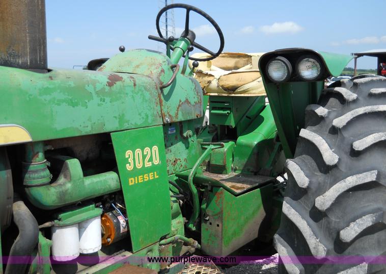 image for item 5001 John Deere 3020 tractor