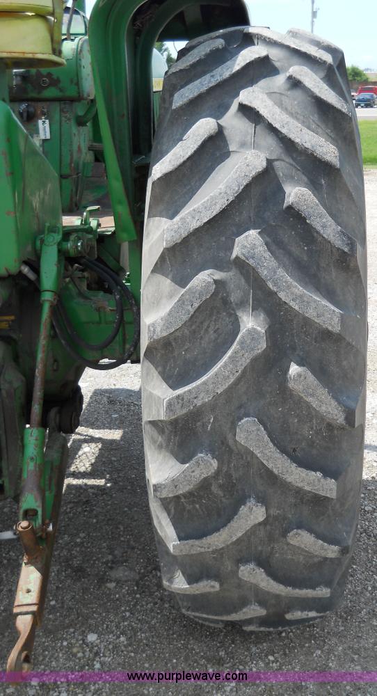 image for item 5001 John Deere 3020 tractor