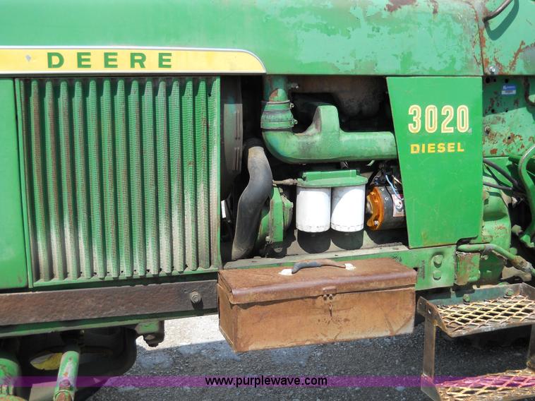 image for item 5001 John Deere 3020 tractor