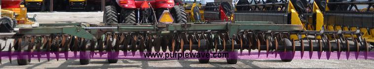 image for item 5002 John Deere 335 disk