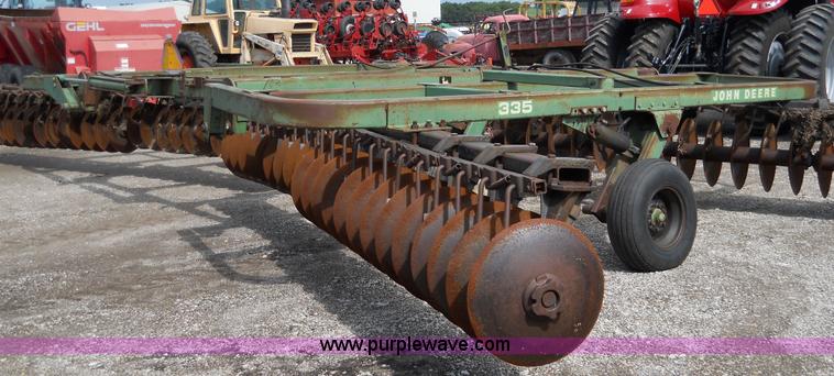 image for item 5002 John Deere 335 disk