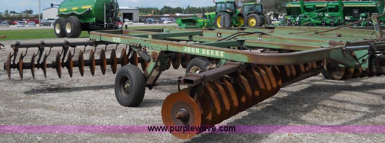image for item 5002 John Deere 335 disk