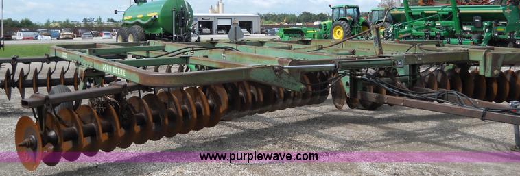 image for item 5002 John Deere 335 disk