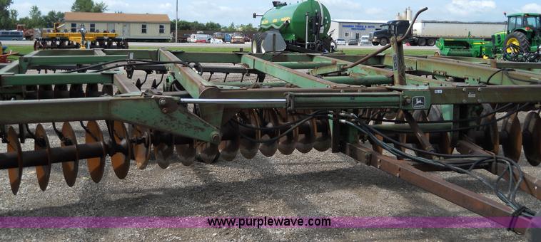 image for item 5002 John Deere 335 disk